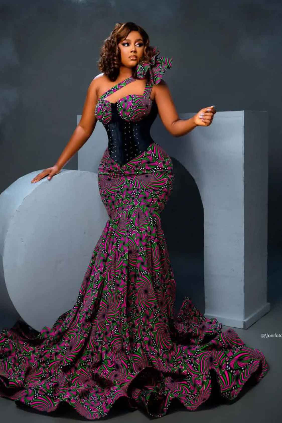 Alina Jean in Dark Vintage Wash